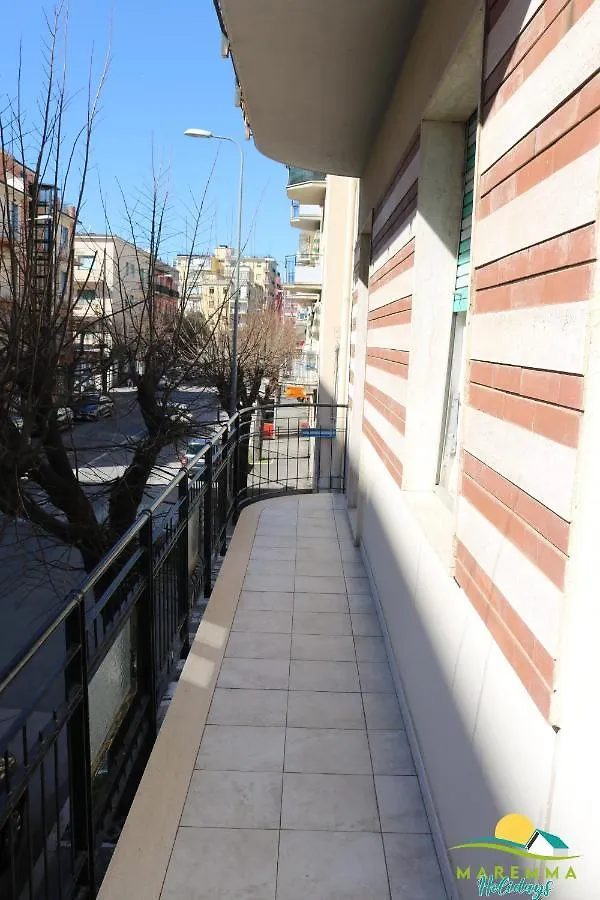 Maremma Holidays; Zona Nuova Apartament Follonica Apartment