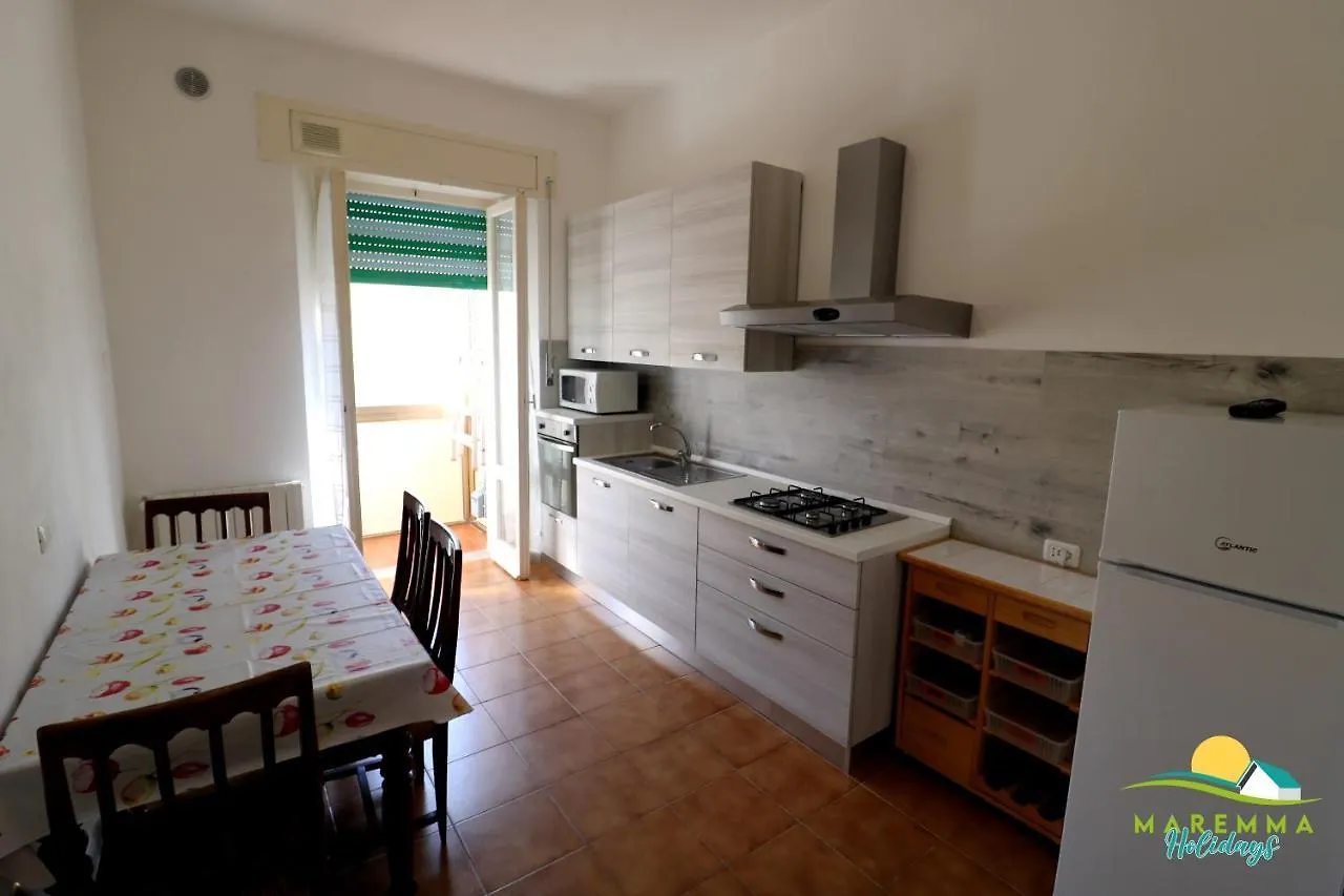 Maremma Holidays; Zona Nuova Apartament Follonica Italy