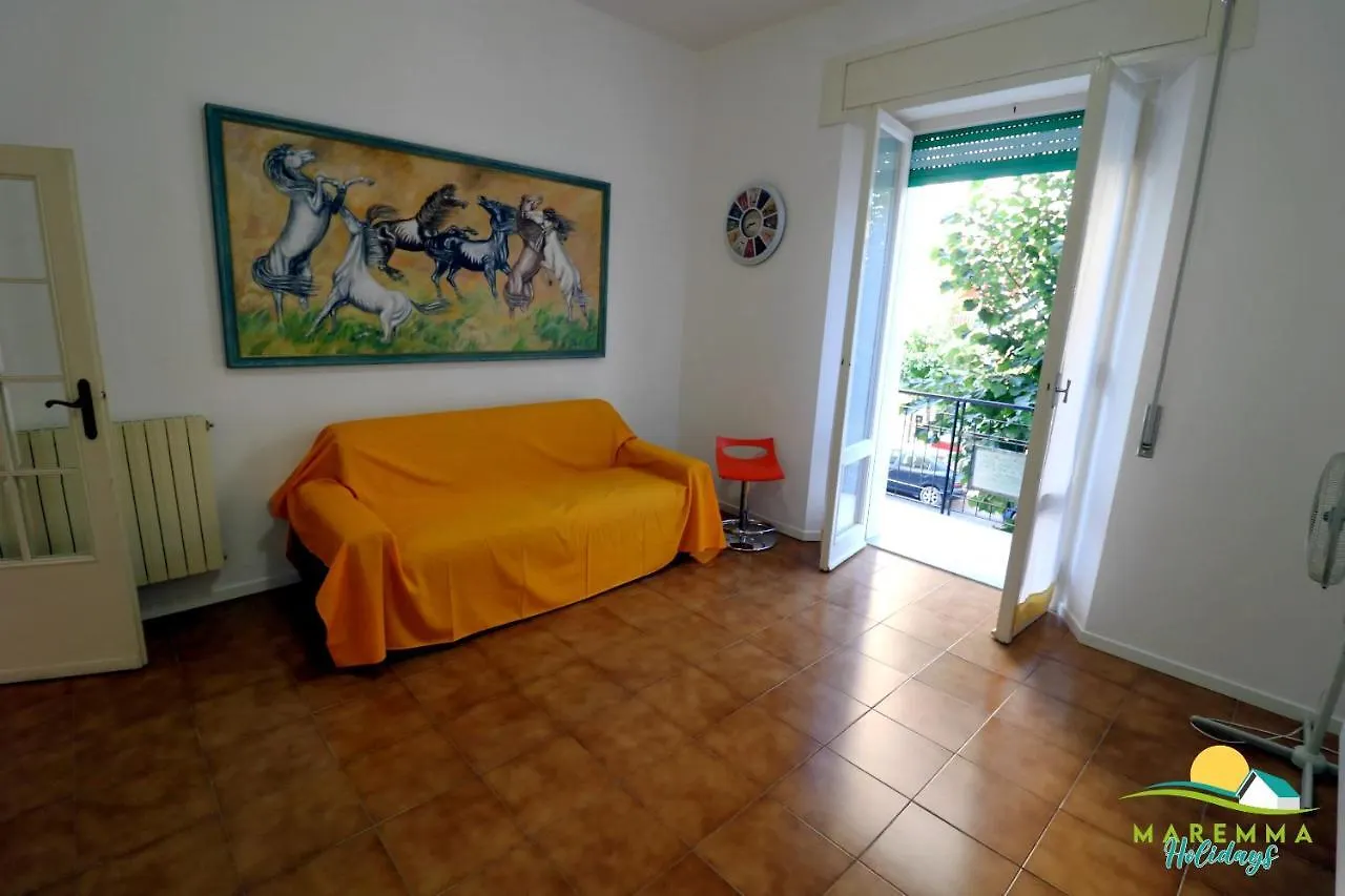 Maremma Holidays; Zona Nuova Apartament Follonica 0*,  Italy